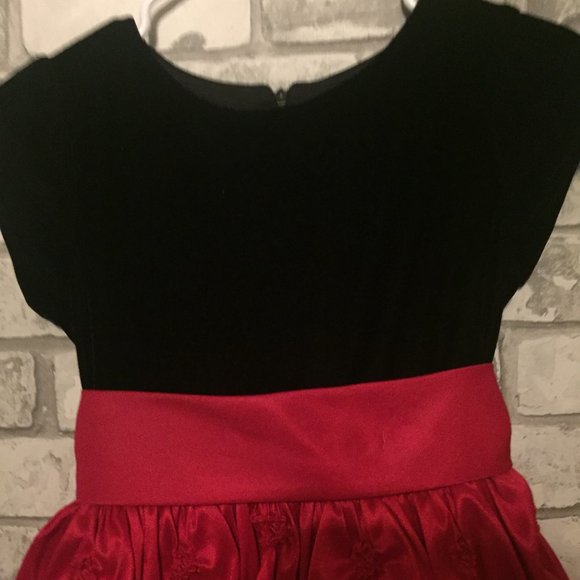 STUNNING Girl's Holiday Dress Size 12 - Picture 2 of 10